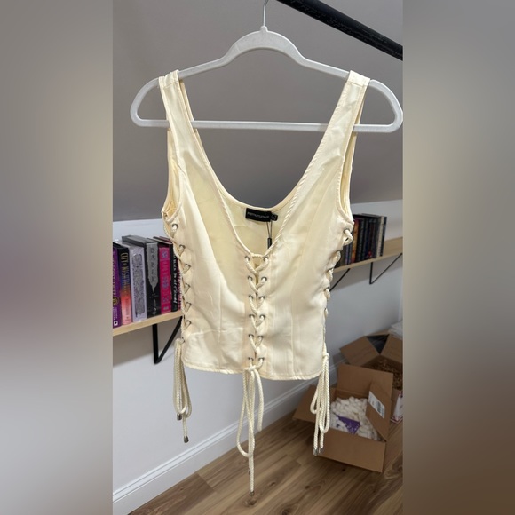 Pretty little thing off white lace corset bustier - Picture 2 of 5